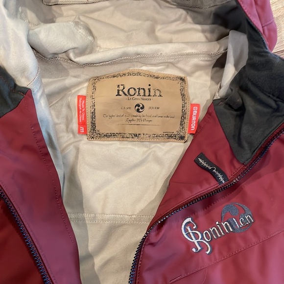 EUC- BURTON- RONIN SNOWBOARDING JACKET SIZE MEDIUM LIKE NEW!! Cool Rare collar. - Picture 4 of 8